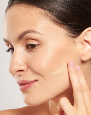 Hidratantna krema za lice BB spf 50 s hijaluronskom kiselinom i vitaminom C 03 Light Beige Nutridome - 2