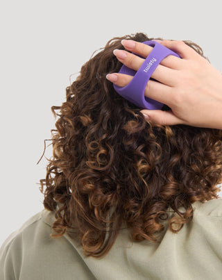 Set silikonski masažer + enzimatski piling za čišćenje i stimulaciju mikrocirkulacije vlasišta Twisty - 4