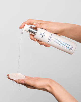 Micelarna otopina za skidanje šminke i čišćenje za osjetljivu i aknama sklonu kožu s ureom, hijaluronskom i glikolnom kiselinom Cleansing Orphica Clinic 200 ml - 2