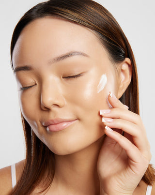 Hidratantna noćna krema za lice s kakao maslacem, tsubaki uljem i aloe Uddo - 2