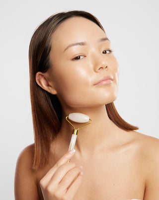 Valjak za masažu lica od bijelog žada smanjuje podočnjake i oticanje Uddo - 2