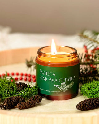 Veganska svijeća od uljane repice Winter Moment s mirisom bora, cedra i jantara 120ml MGlife