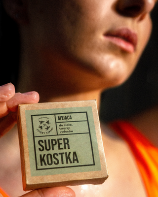 Veganska super kocka za čišćenje tijela, lica i kose sa sapunom od shea maslaca četiri čvorka - 2