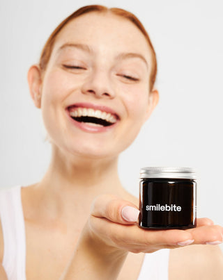 Prah za izbjeljivanje zubi od kokosovog ugljena Smilebite - 3